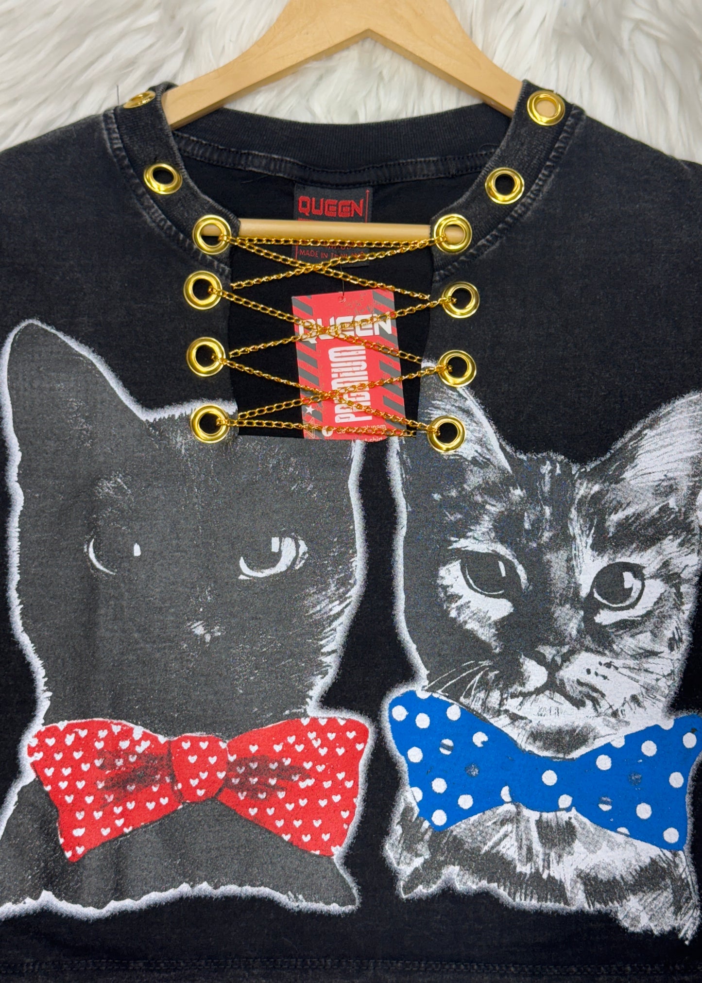 Two Cats Printed Oversized Crop T-shirt.