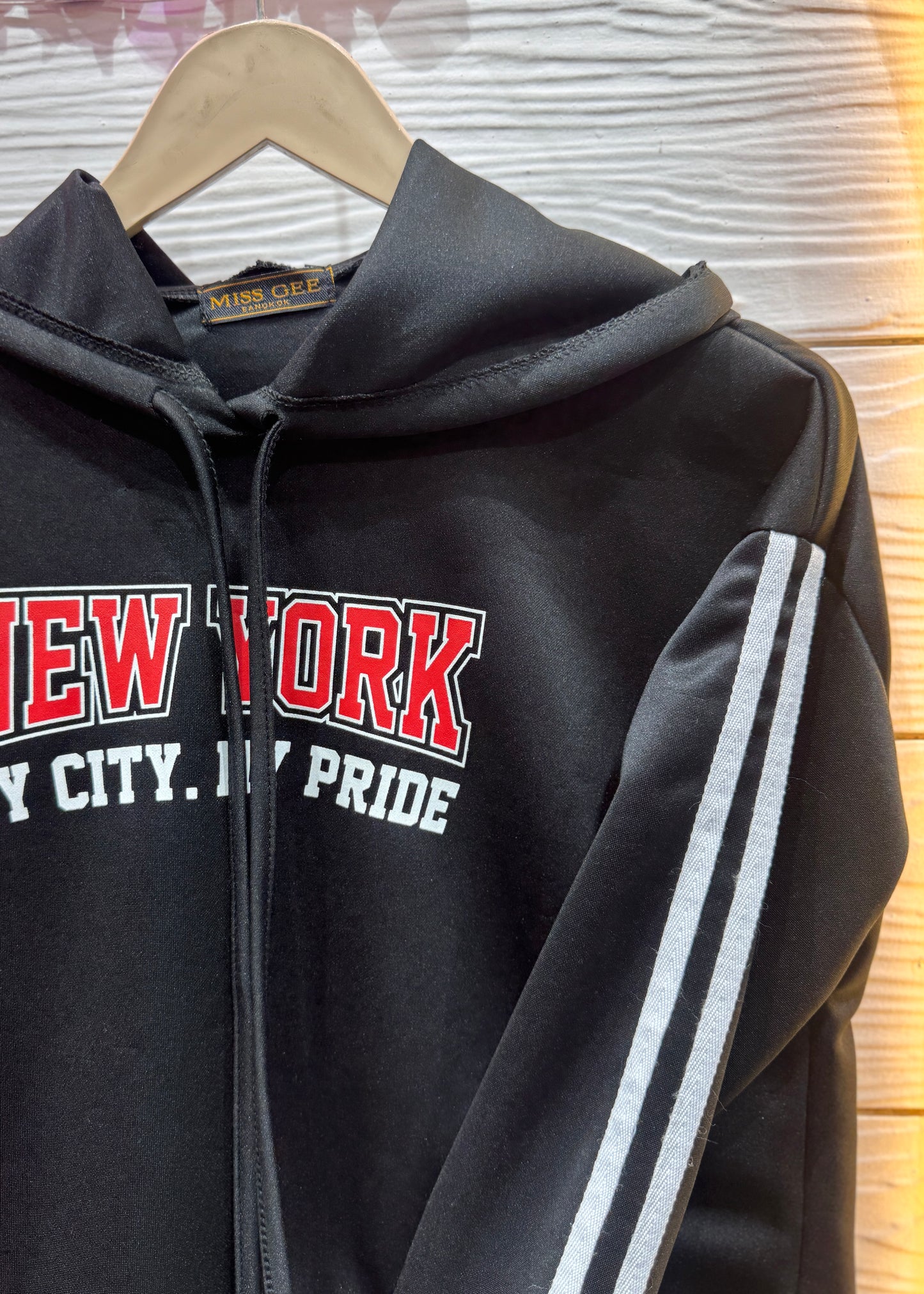 Light Cropped Hoodie Sweatshirt