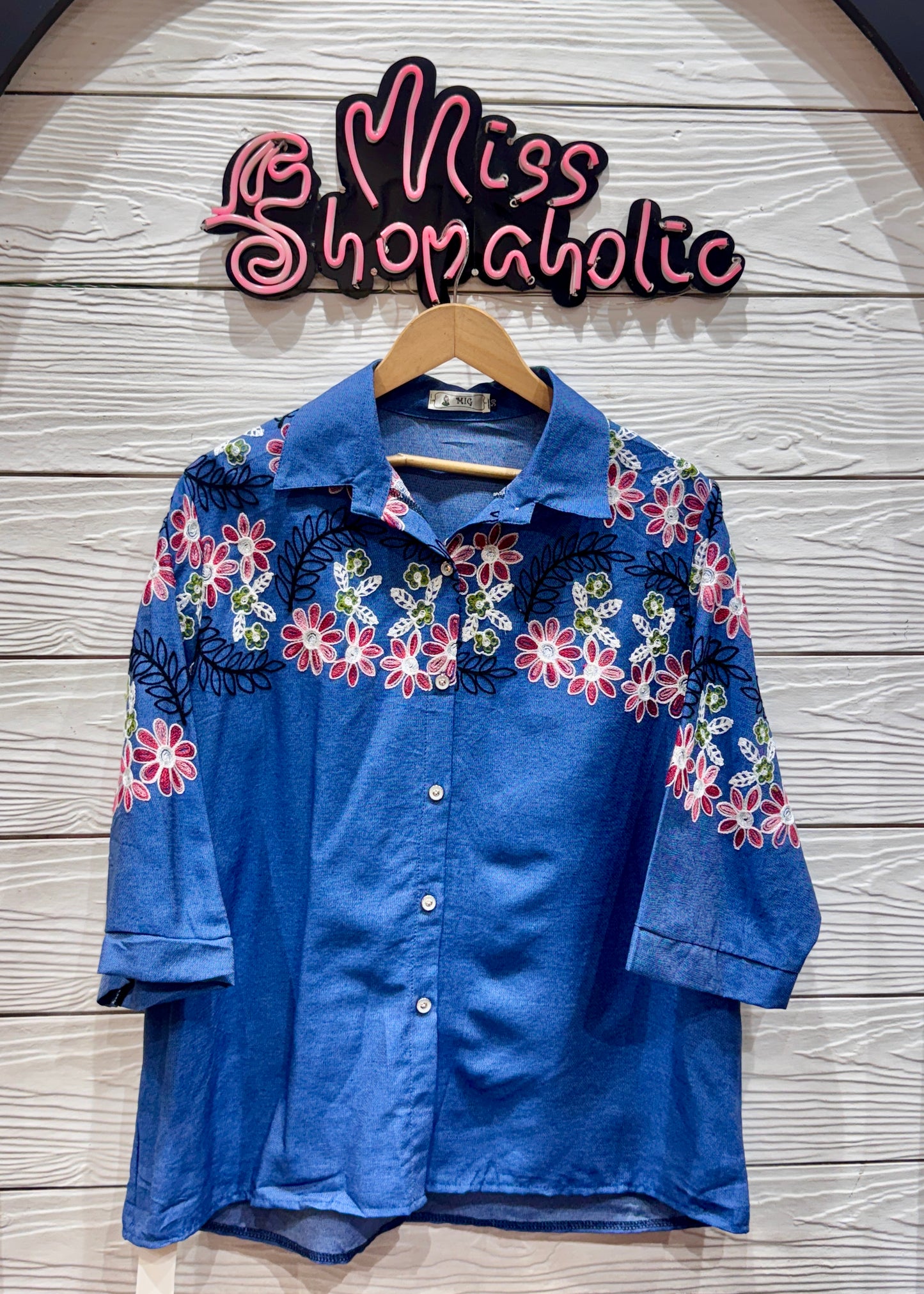 Light Shirt with Floral Embroidery
