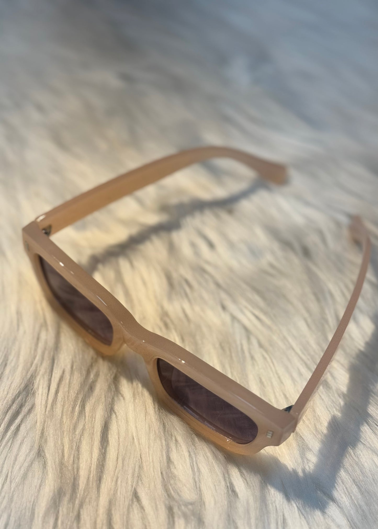 Cool Nude Color Sunglass