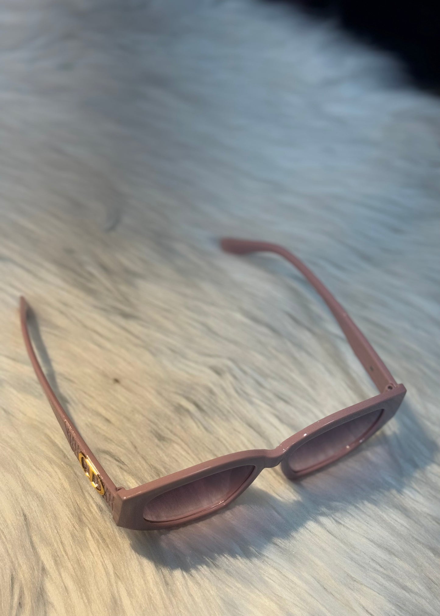 Stylish Dusty Pink Sunglass