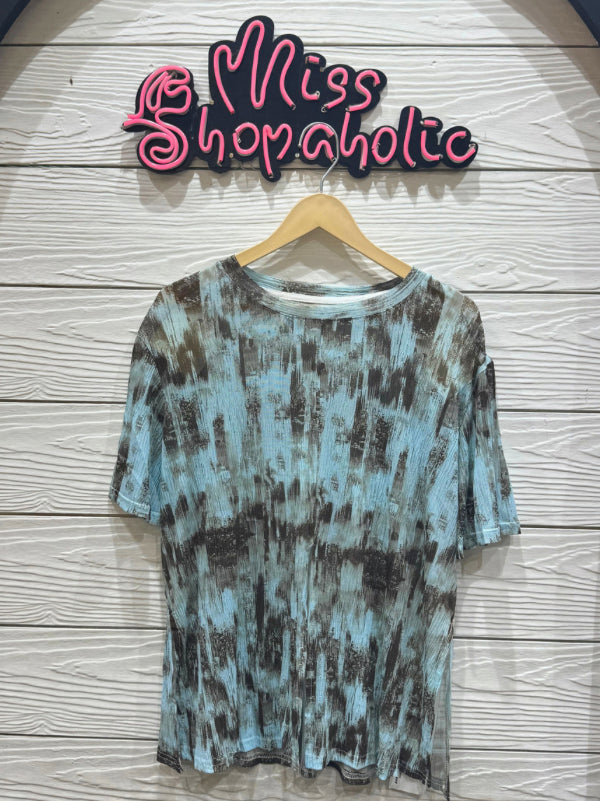 Oversized Printed Tshirt with front cut